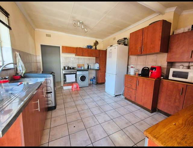 4 BEDROOM HOUSE FOR SALE IN SONLAND PARK